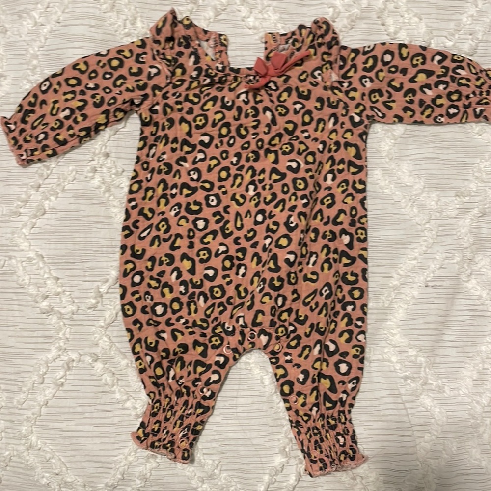 Mudpie Brand Cheetah Print Onesie 0-3 months.